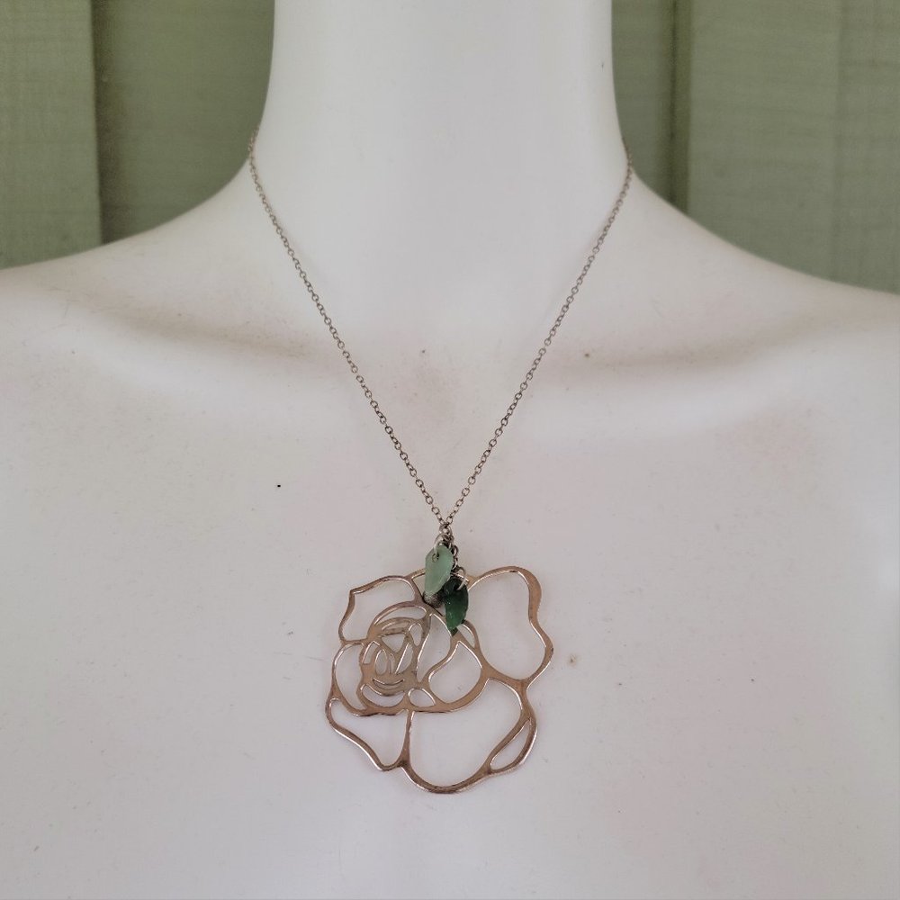YUMI Silver-tone Rose Camellia Chain Necklace w/ Green stone Chips